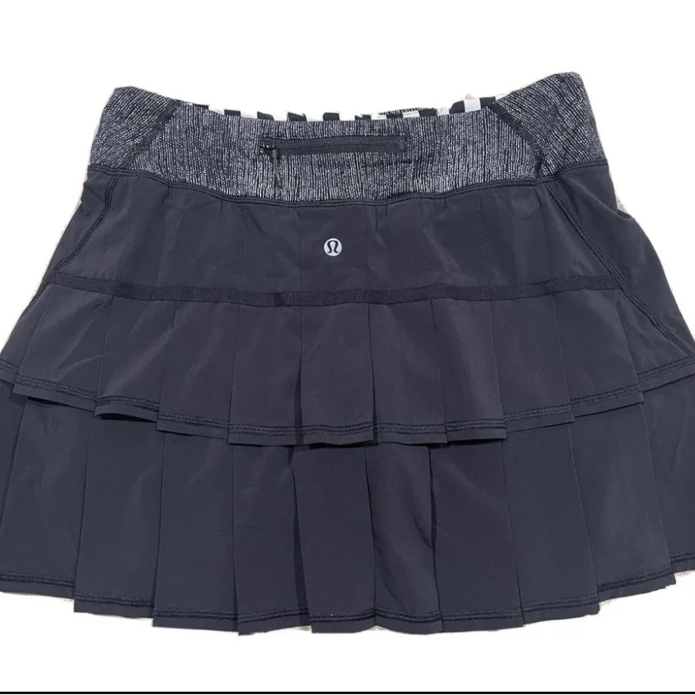 Lululemon Run Pace Setter Black /white Skirt Skort Size 4reg